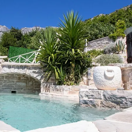 House Wood * أوروبيتش