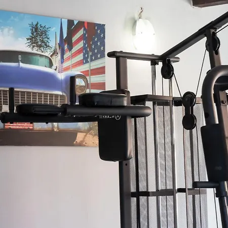 بيت للعطل House Wood *