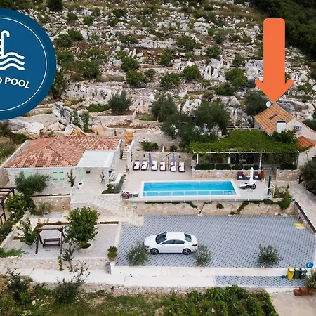 House Wood * أوروبيتش