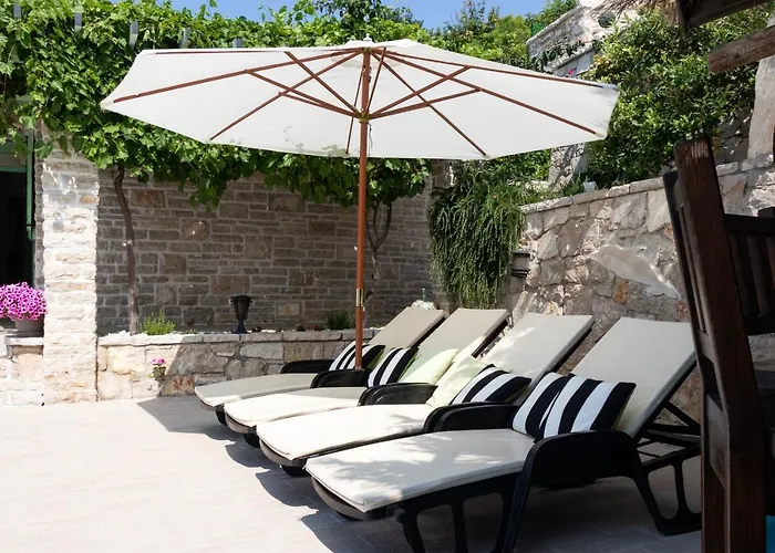 Nyaraló House Wood *