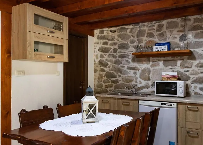 Nyaraló House Wood *